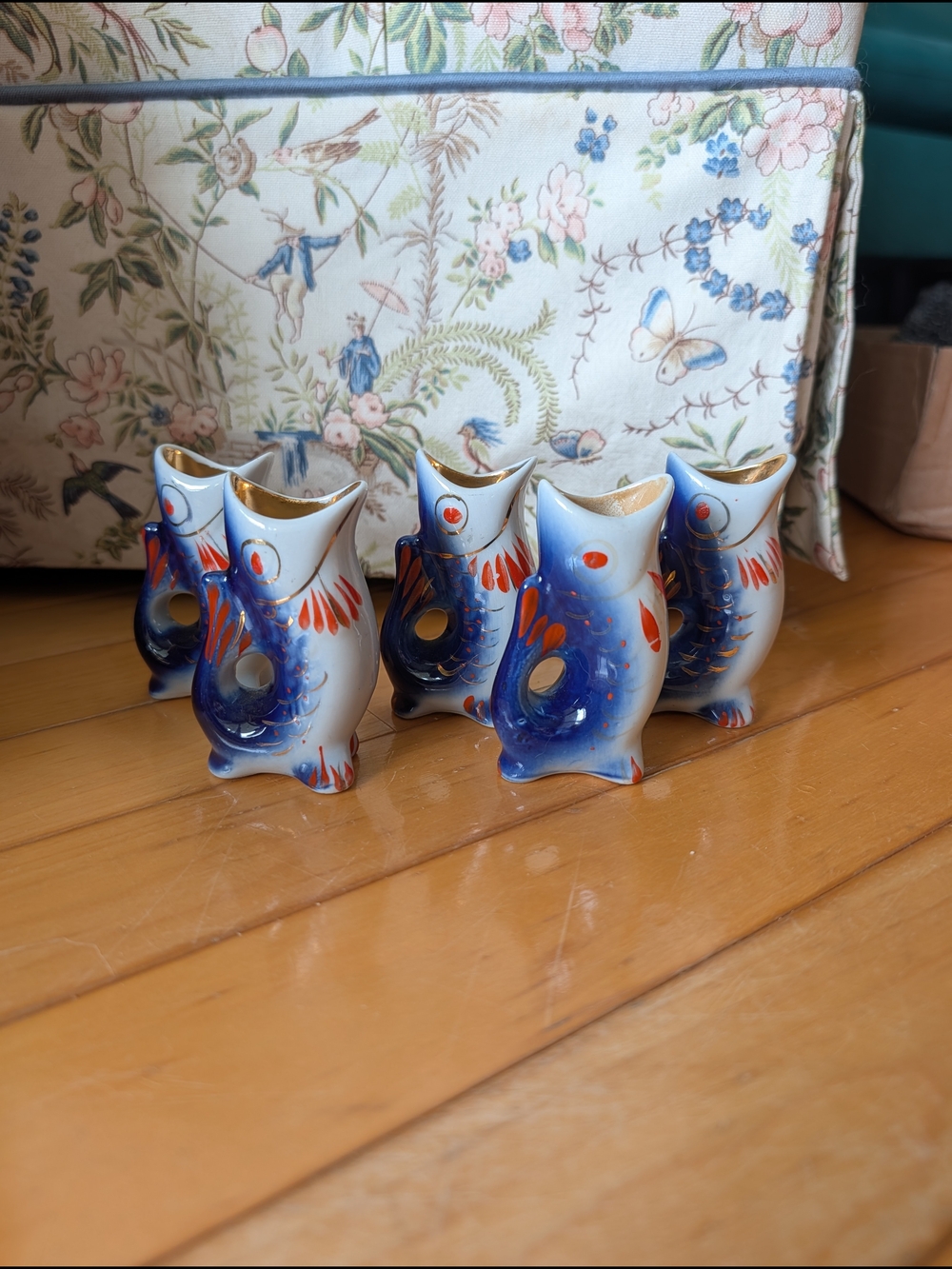 Vtg Porcelain Glasses